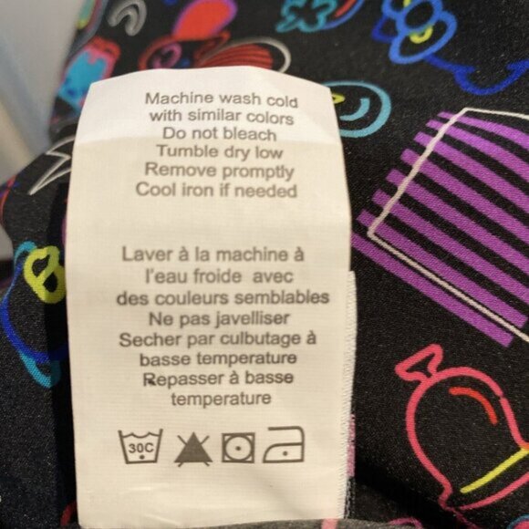 Hello Kitty Ladies Scrub Top Size Medium Black Multicolour Medical Uniform - Picture 13 of 14